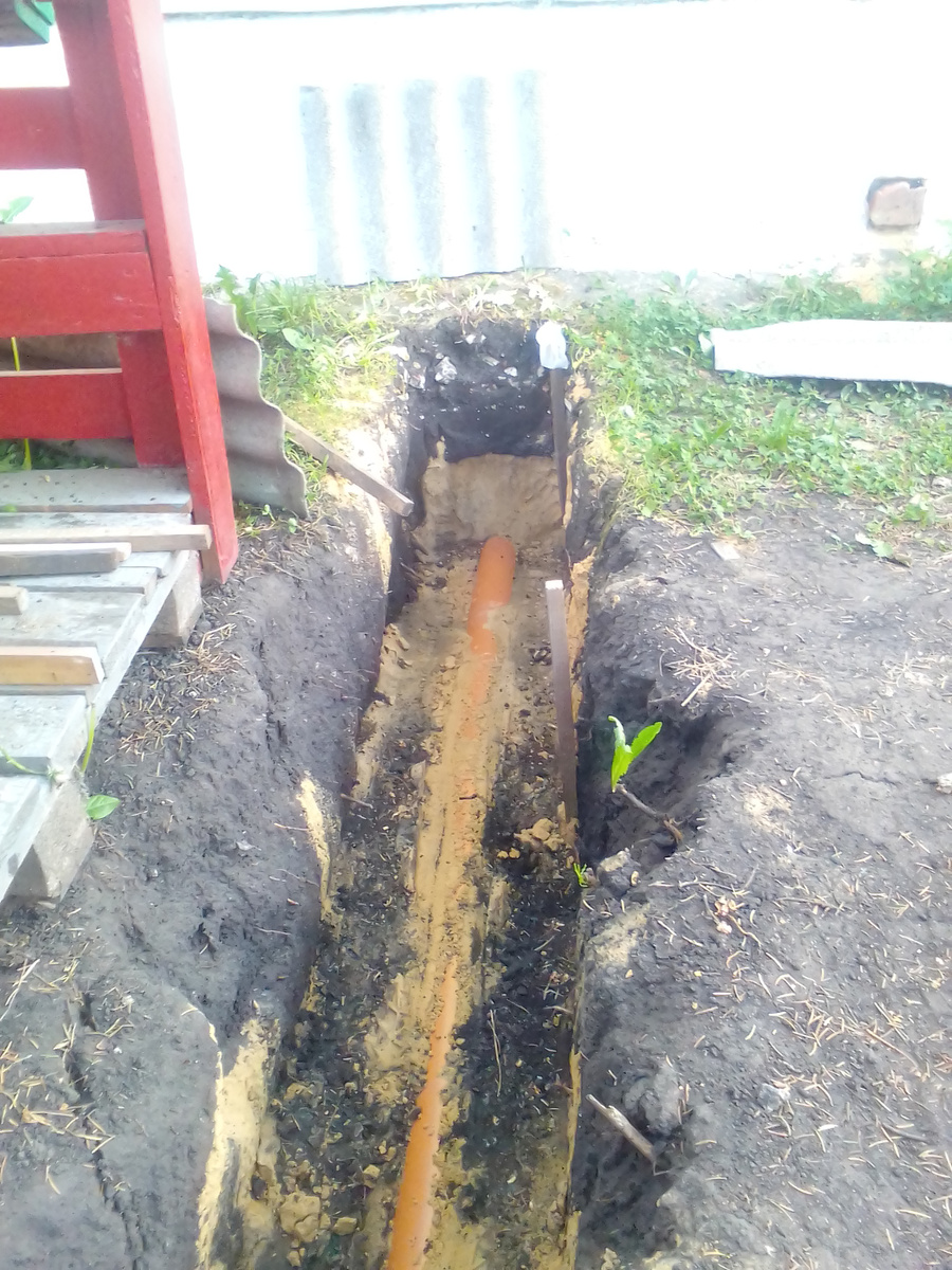 Труба в траншее до засыпки