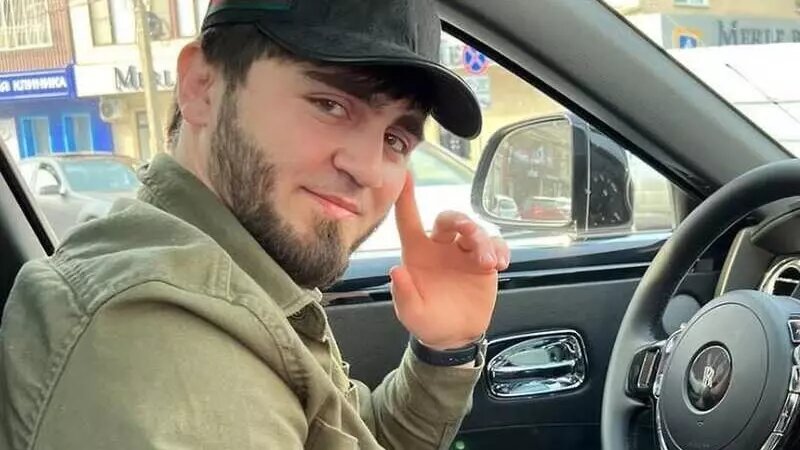 Машина под управлением блогера Гаджиева врезалась в толпу людей в Одинцово. Источник: соцсети