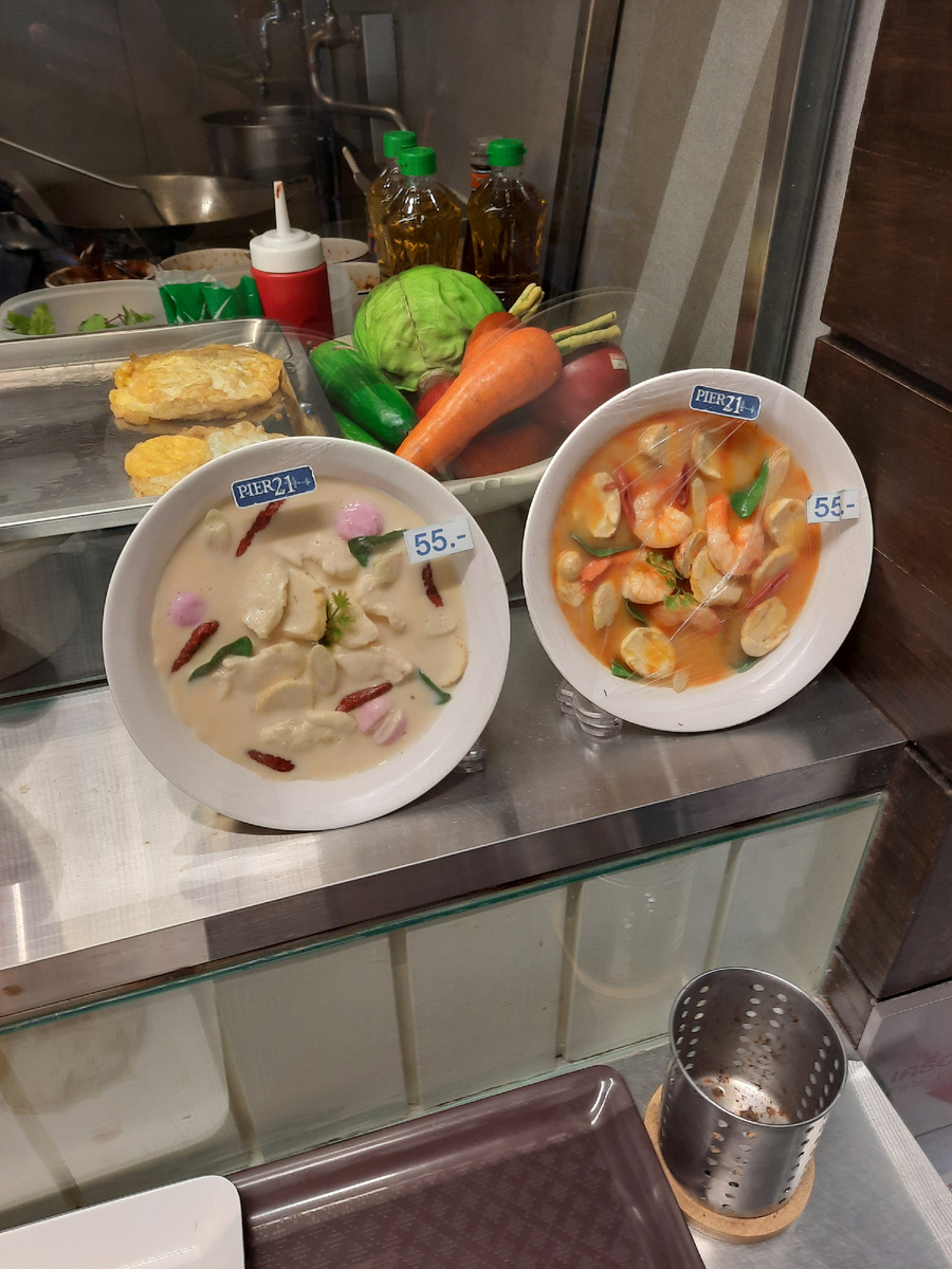 Вот он,  пластиковый макет выглядит почти как настоящее блюдо. 