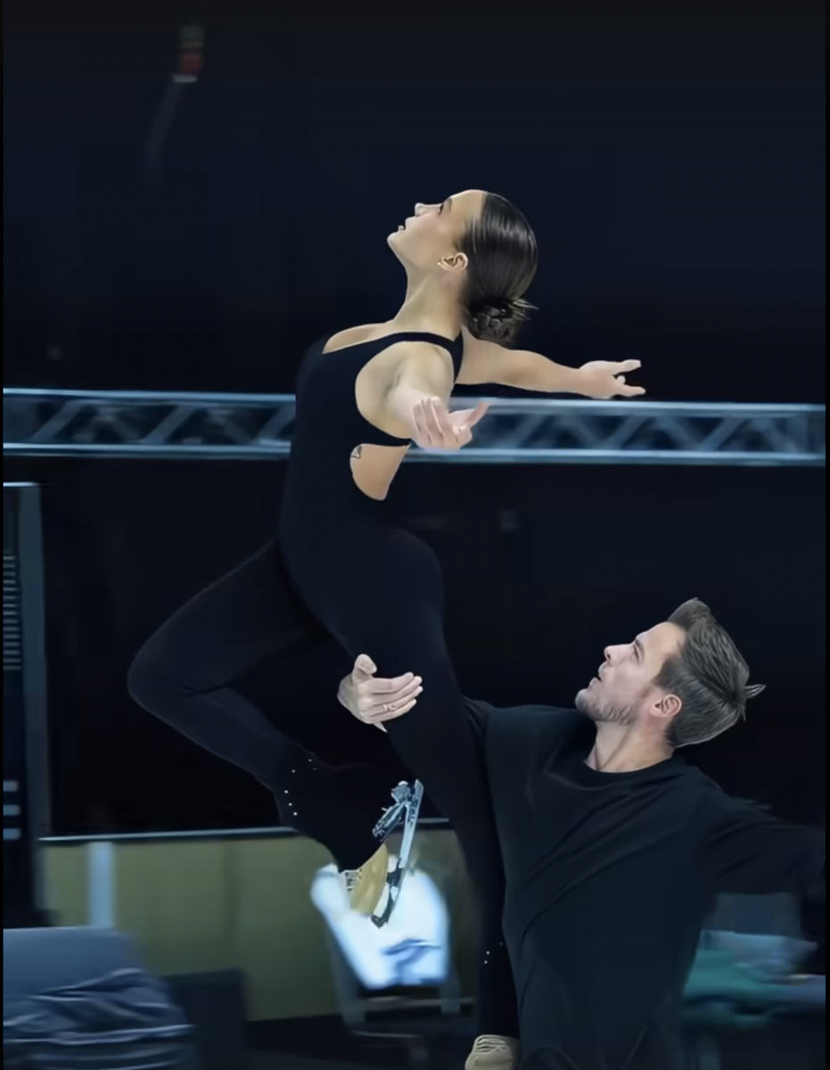     Валя Карнавал и Никита Кацалапов