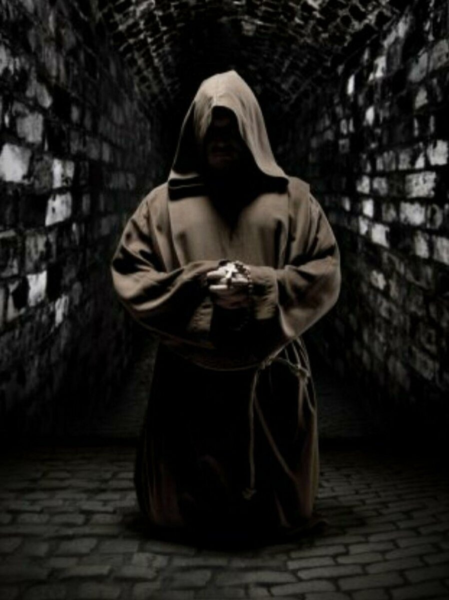 Вот так они выглядели , но их было двое.