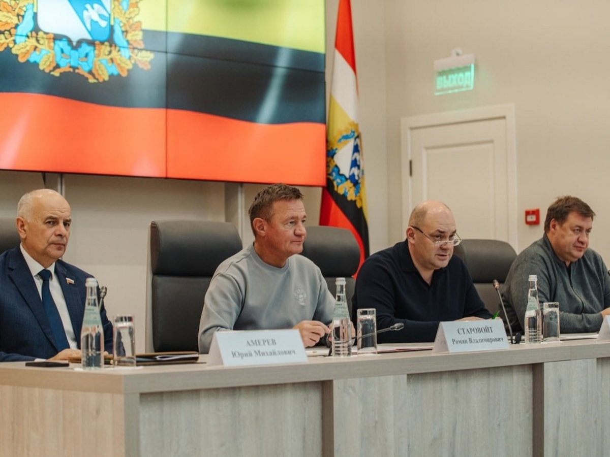    Губернатор Курской области встретился с главами сельсоветов Суджанского и Кореневского районов