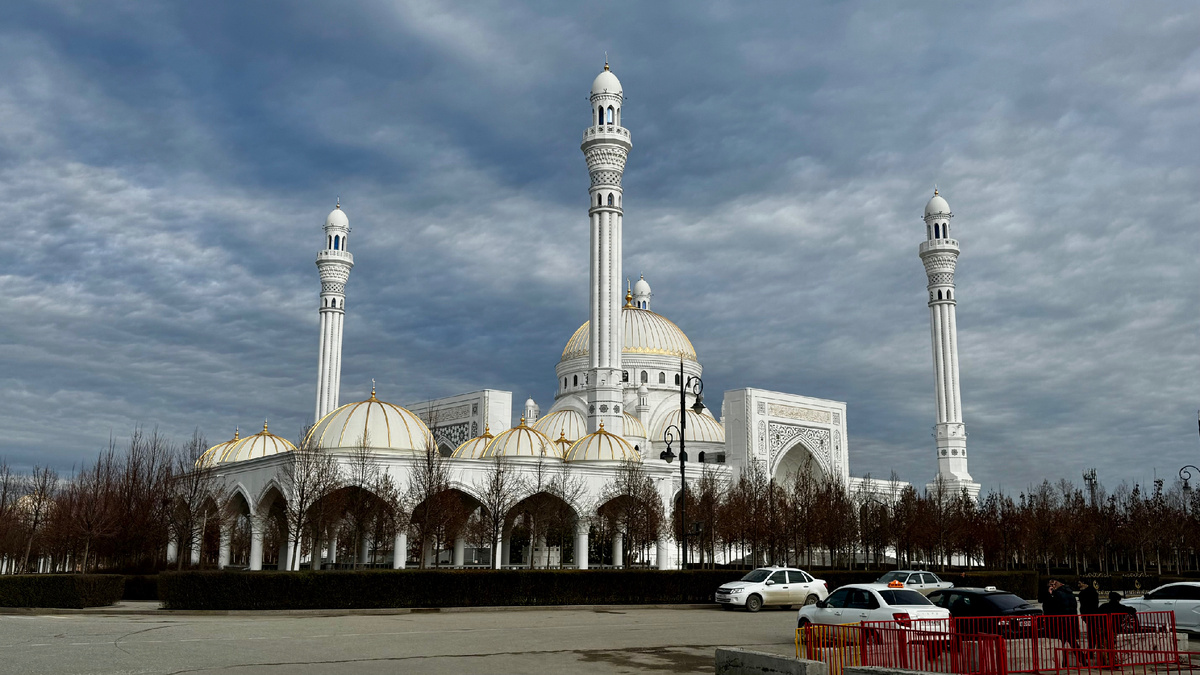 01.01.2025. Город Шали. Мечеть «Гордость мусульман». Фото автора.