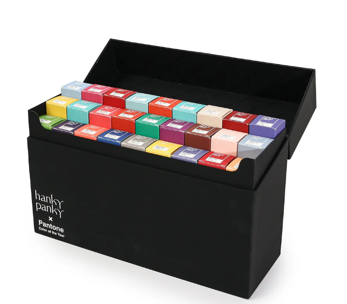 Pantone и Hanky Panky выпустили коллекцию стрингов в цветах года  