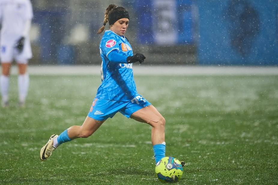    Форвард женской команды ФК "Зенит" Присцила Шиншилла во время матча Суперлиги по футболу 2024 года на стадионе "Смена" в Петербурге Автор фото: Мурад Багандов / ФК "Зенит" / ТАСС