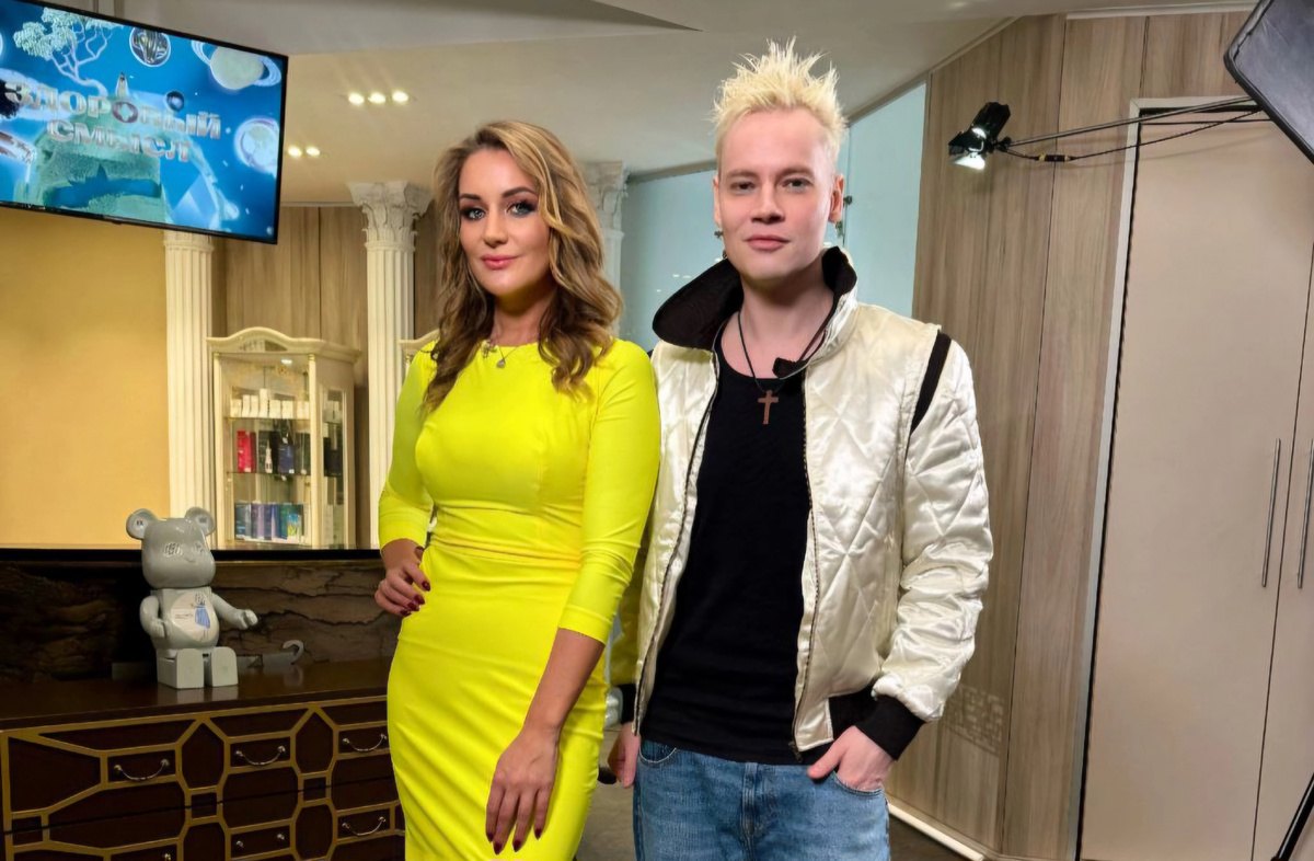 Нечастый случай - вежливая ведущая. Из интернета 