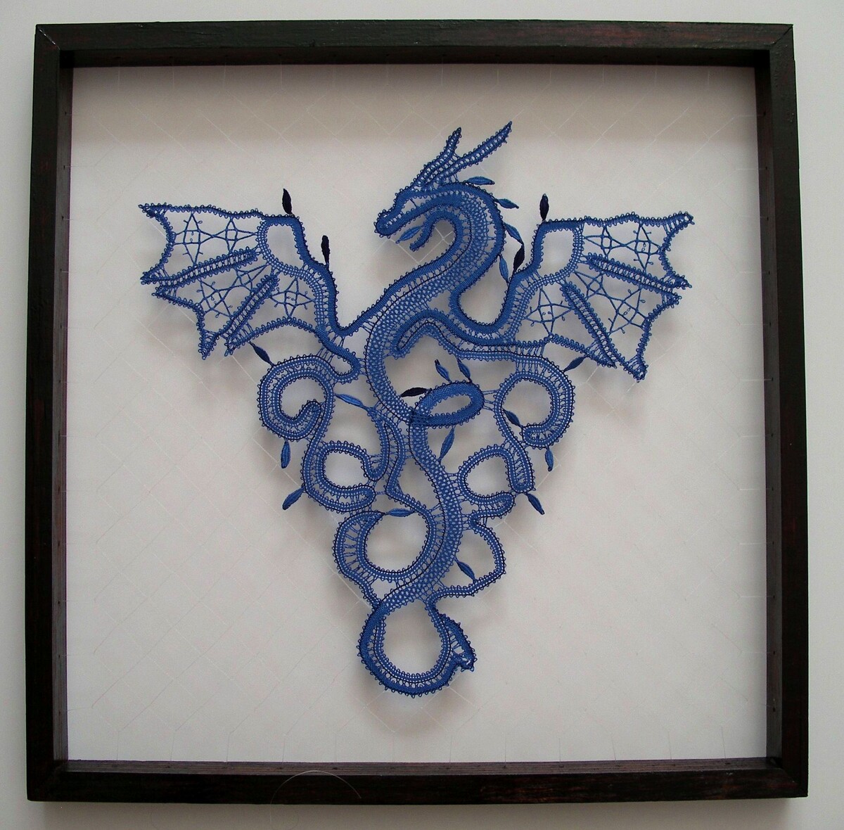 Дракон. Кружево на коклюшках