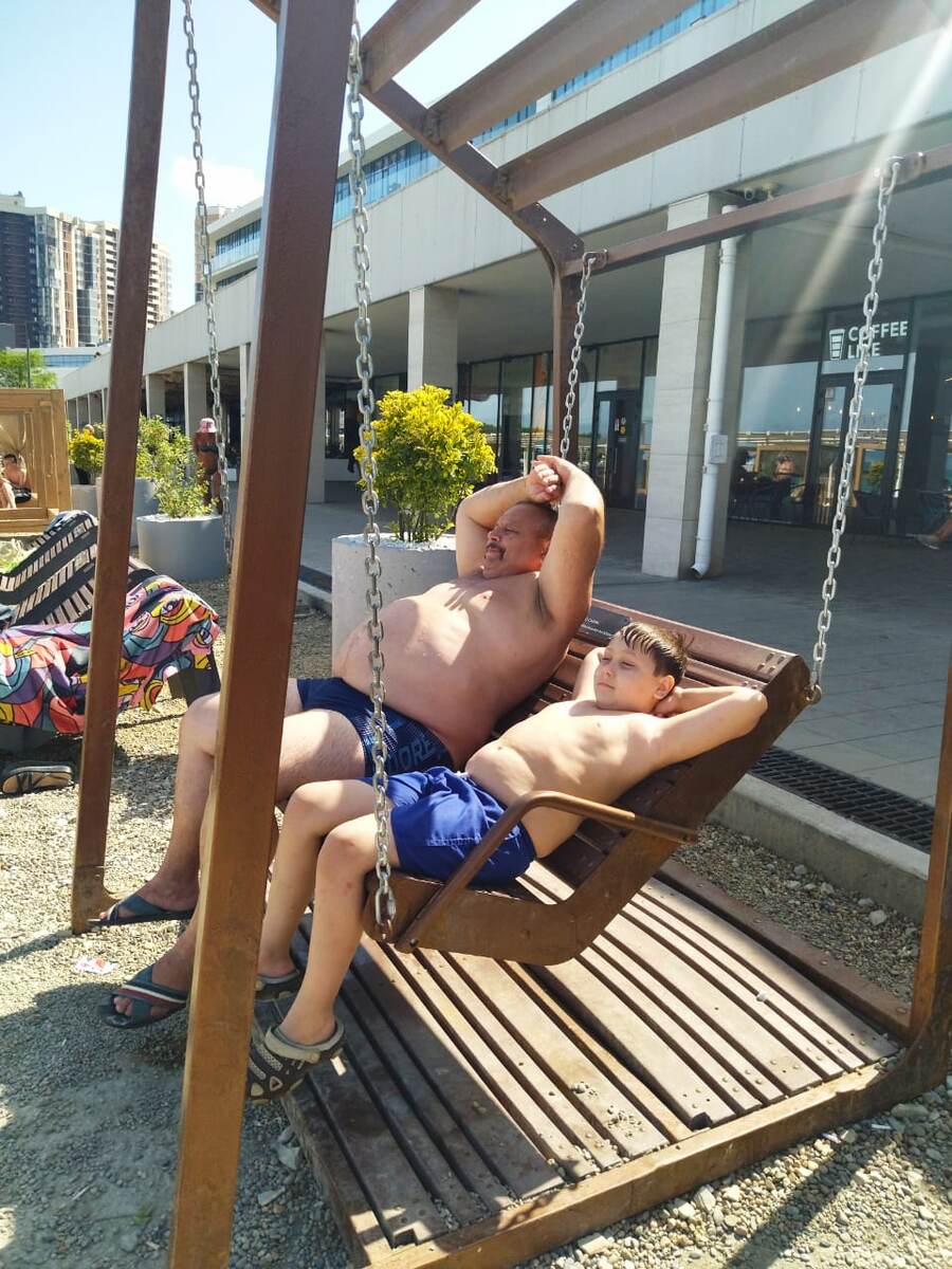 Два толстяка