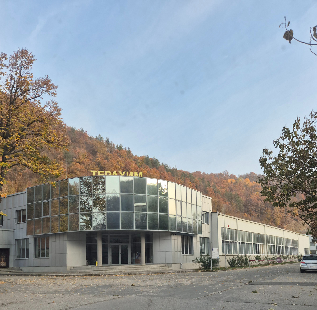 Вот так выглядит завод.