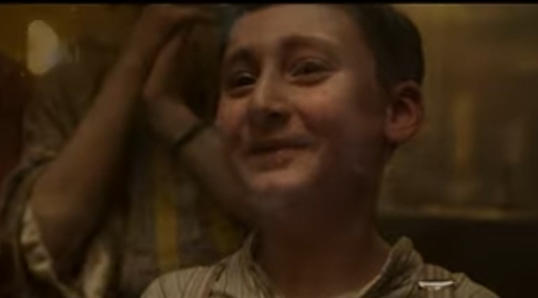 Кадр из трейлера фильма "Месье Азнавур"