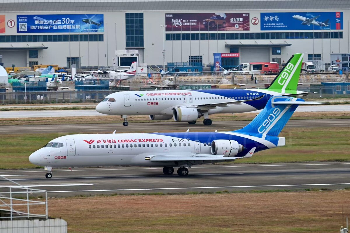 COMAC C909 и C919 на авиасалоне в Чжухае. Фото: FATIIIAviation  📷
