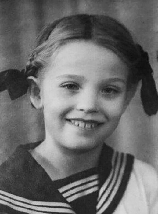  Светлана Светличная в детстве. / Фото: www.thevoicemag.ru