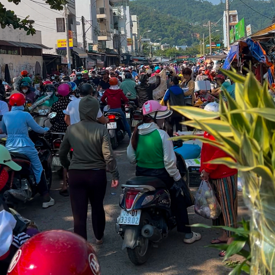 Предновогодняя суета на рынке