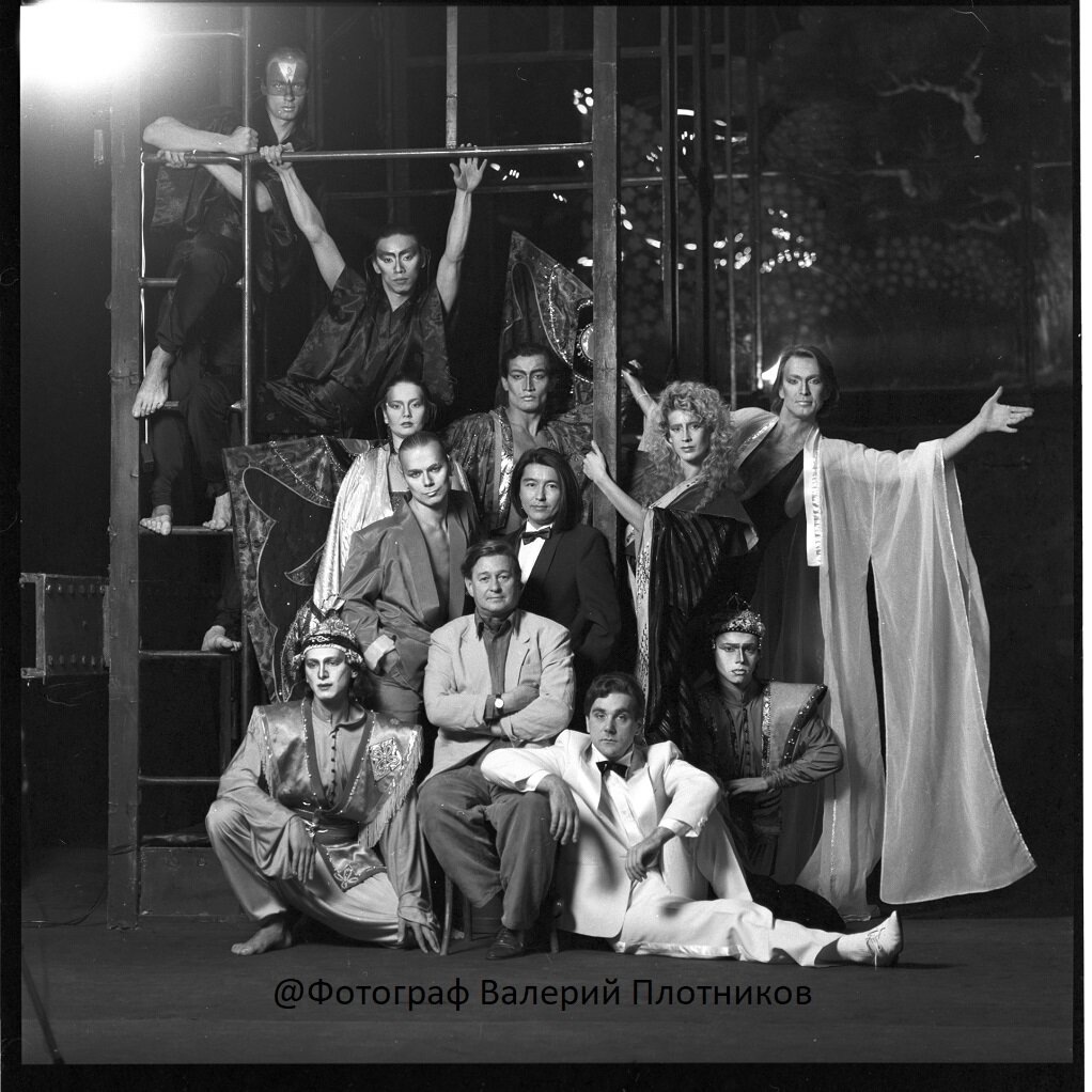 Герои спектакля «М.Батерфляй». Фото Валерия Плотникова.