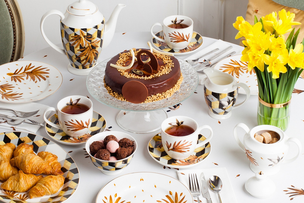 Правильно расставленная посуда – важный элемент чайной сервировки.