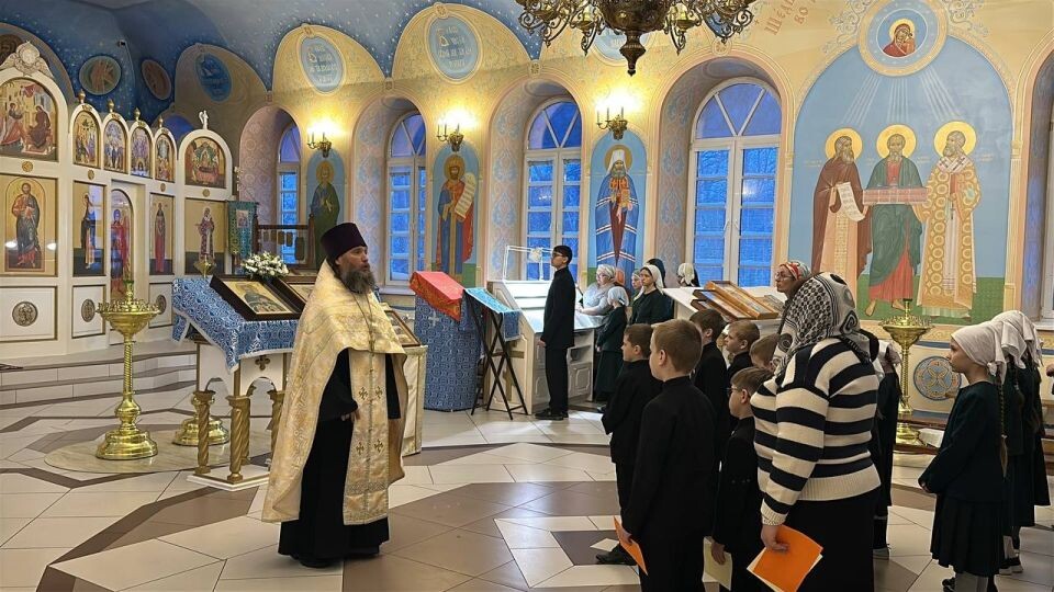    В Бийске почтили память погибших в дорожных авариях. Источник: t.me/policebiysk