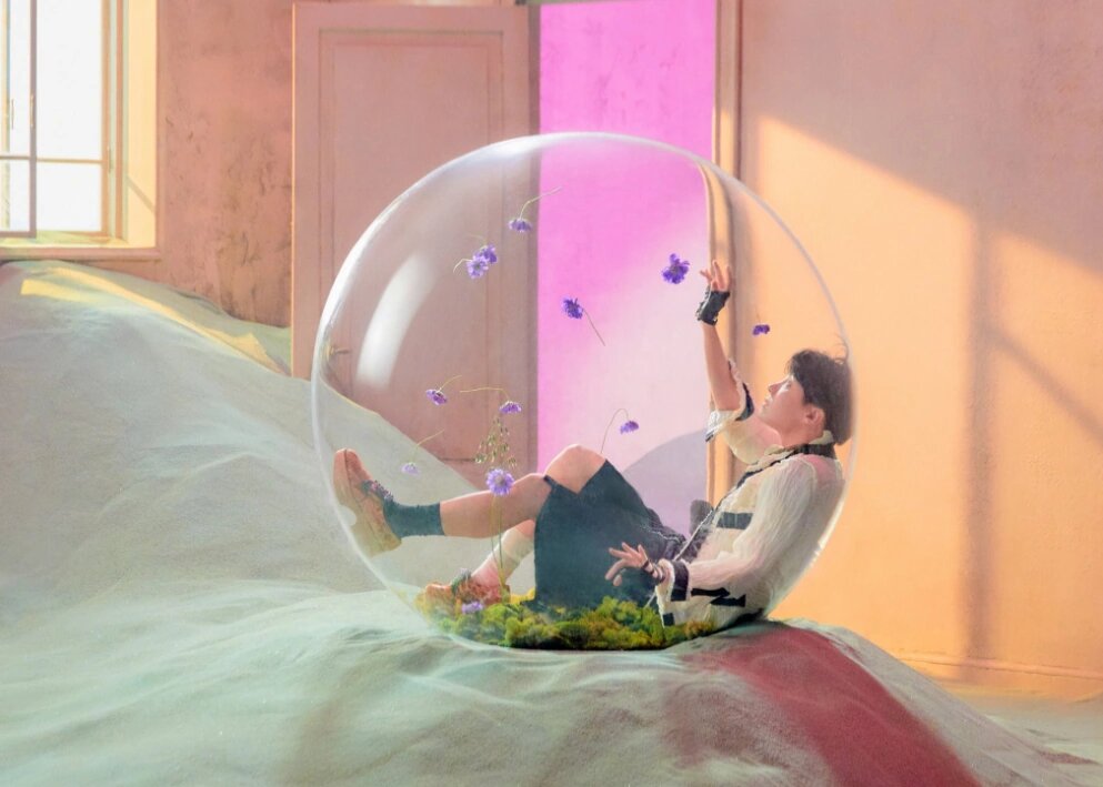 Концепт фото к альбому Love Yourself Answer, версия E