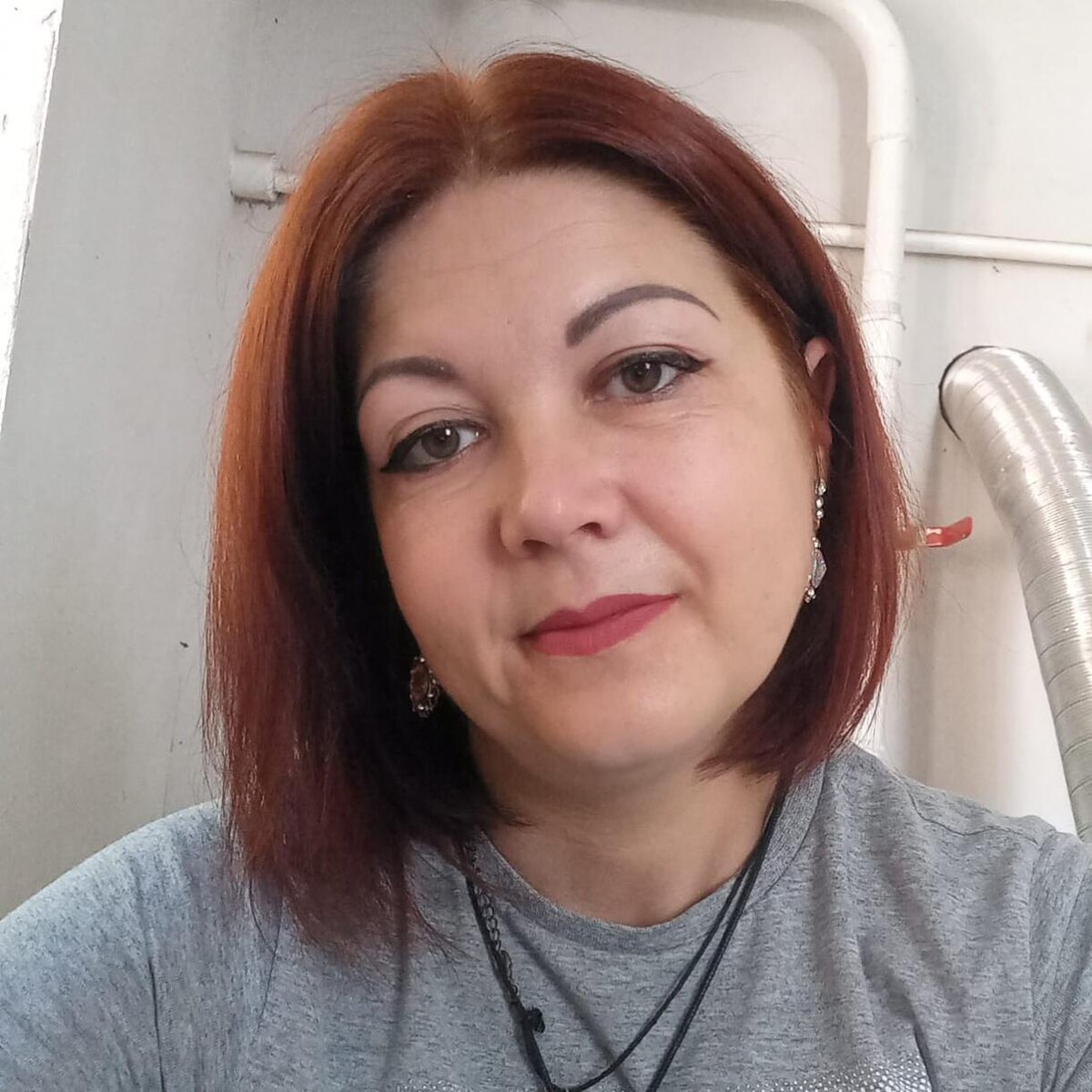    Марина Качан вяжет для российских бойцов обереги / фото из архива Качан