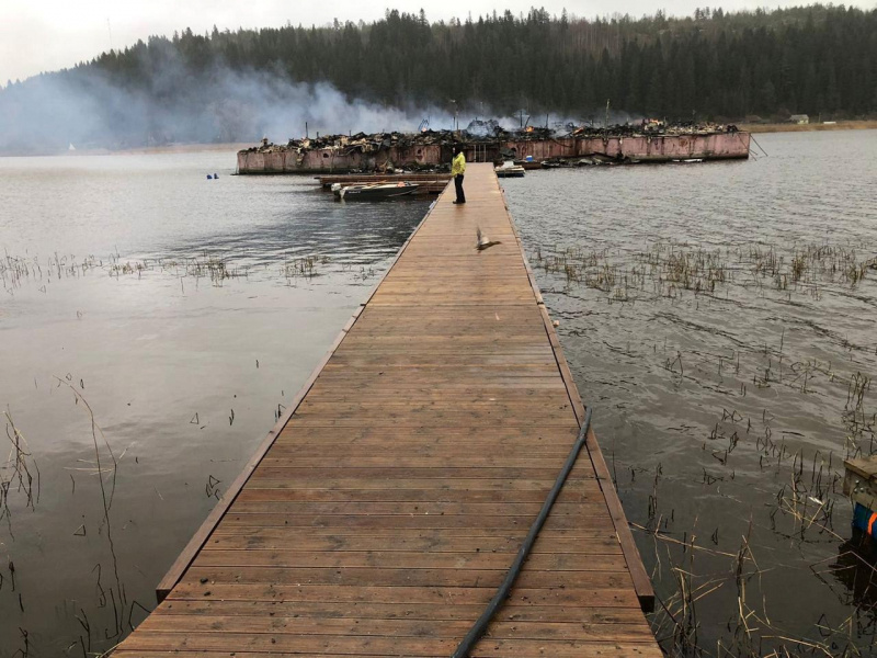    Пожар уничтожил плавучую гостиницу в СортавалеСеверо-Западная транспортная прокуратура