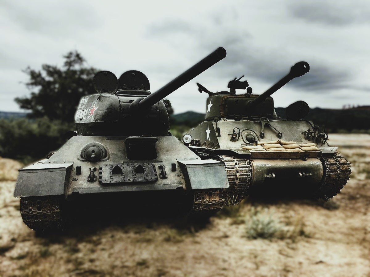 Т-34-85 и Шерман. Кто кого?