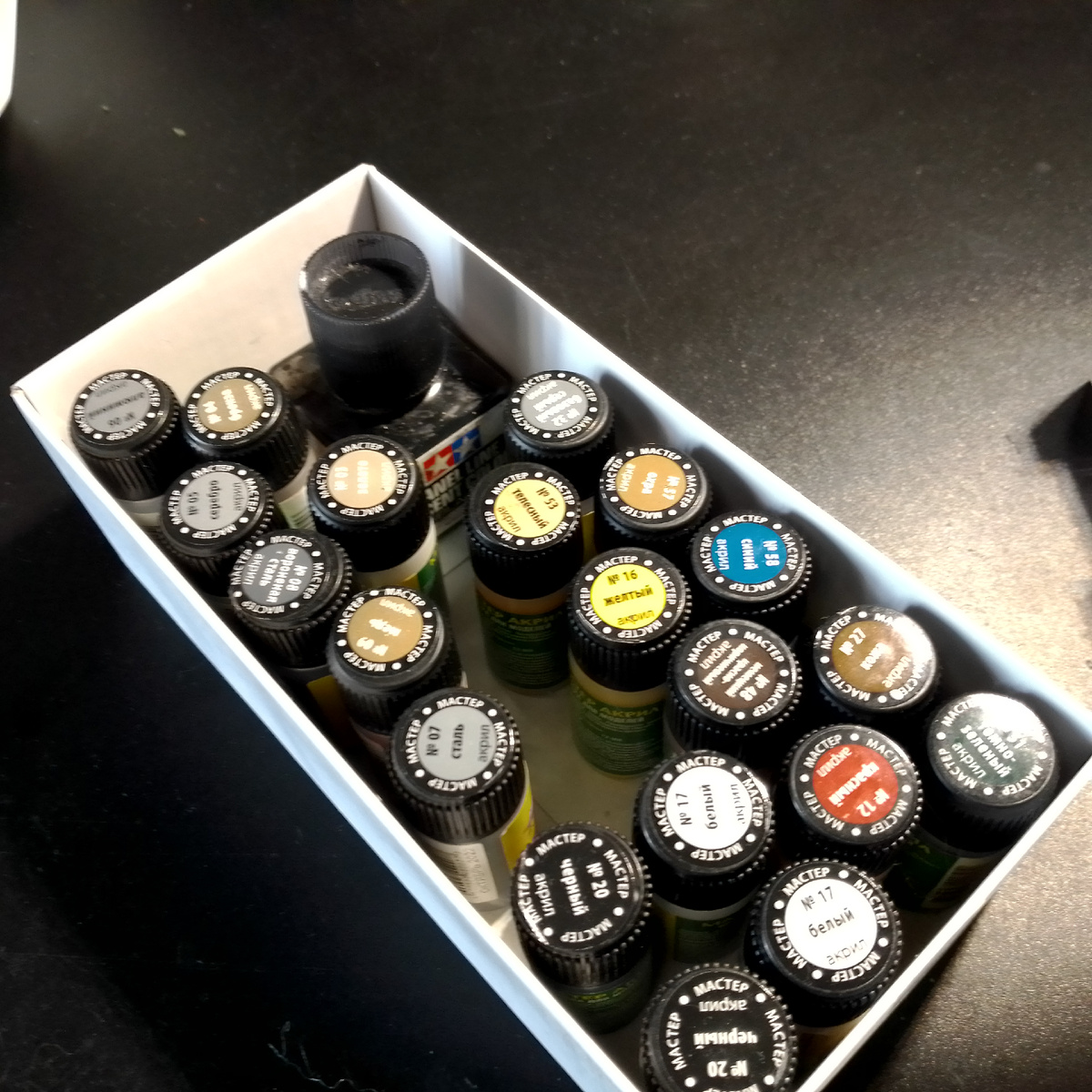 Использую краски фирмы звезда