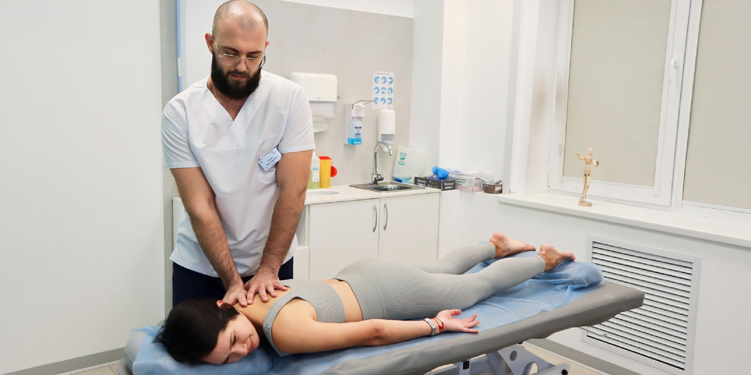 Как массаж помогает при боли в пояснице.