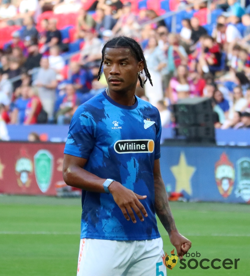    Сергей Веденеев: «Зенит» вытягивает на мастерстве»Алексей Андрианов