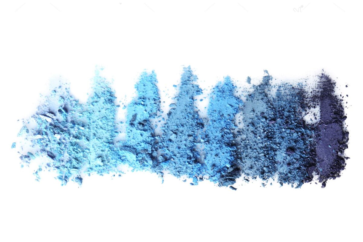 New Africa / Shutterstock / Fotodom📷Растушевывать синие тени надо острожно, чтобы избежать эффекта синяков