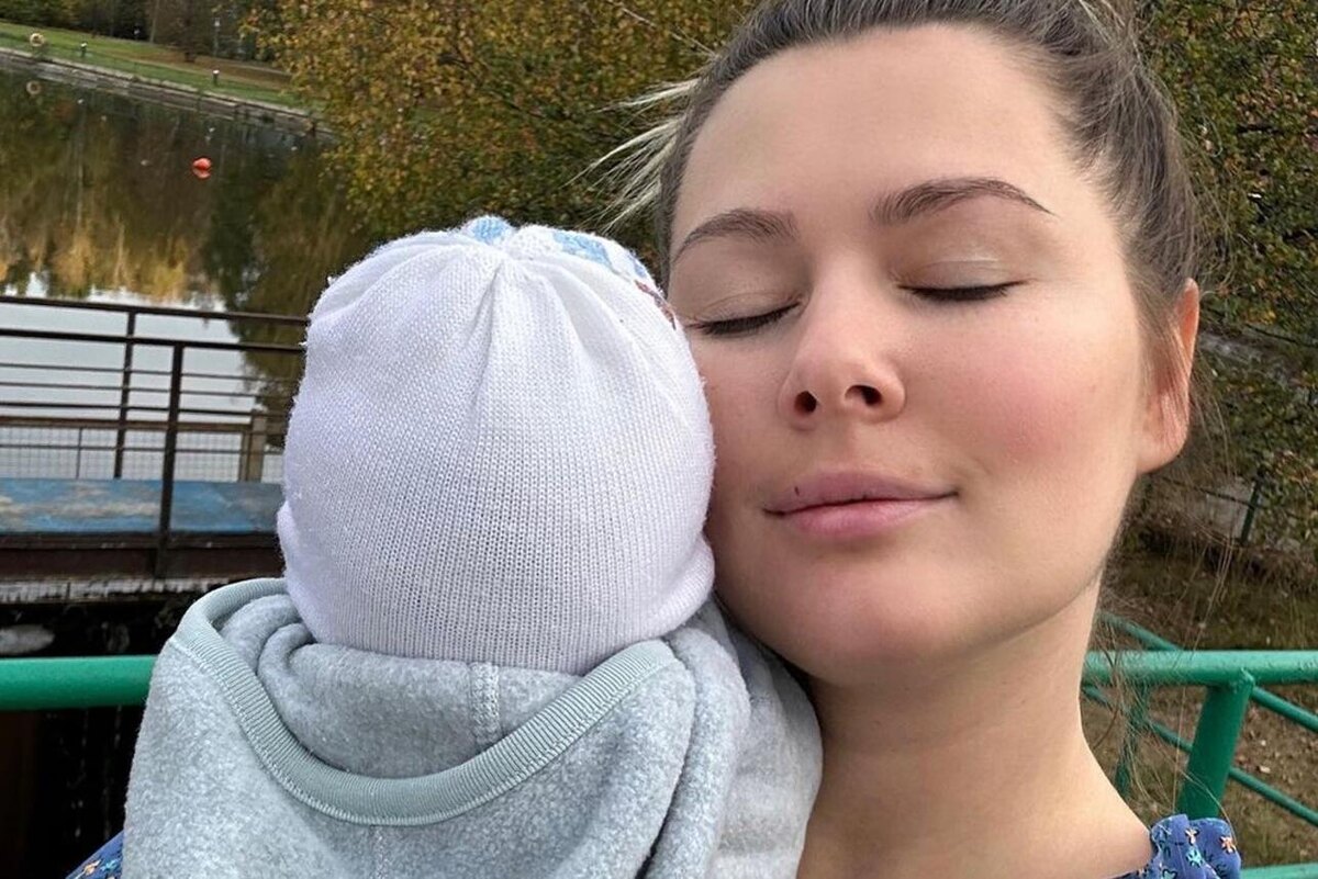    Мария Кожевникова с новорожденным сыном соцсети