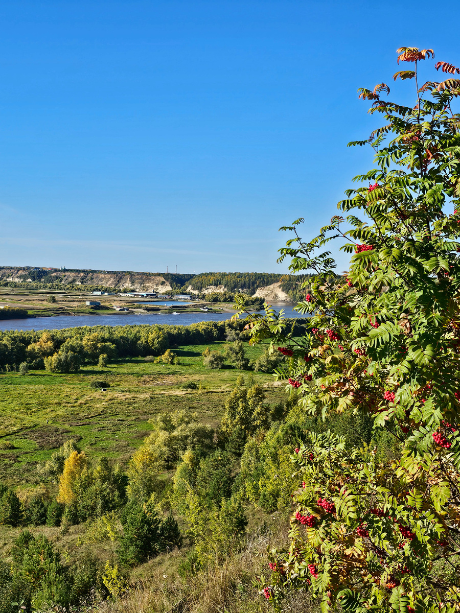 Здесь вид на Иртыш шикарный.