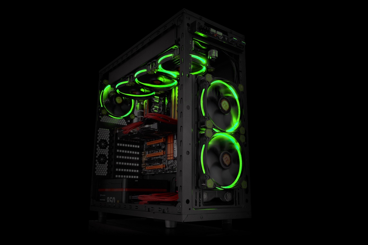 https://www.hardwareluxx.ru/images/stories/reviews/a/2015/February/Thermaltake_Riing_LED_Radiator_Fan___Green.jpg