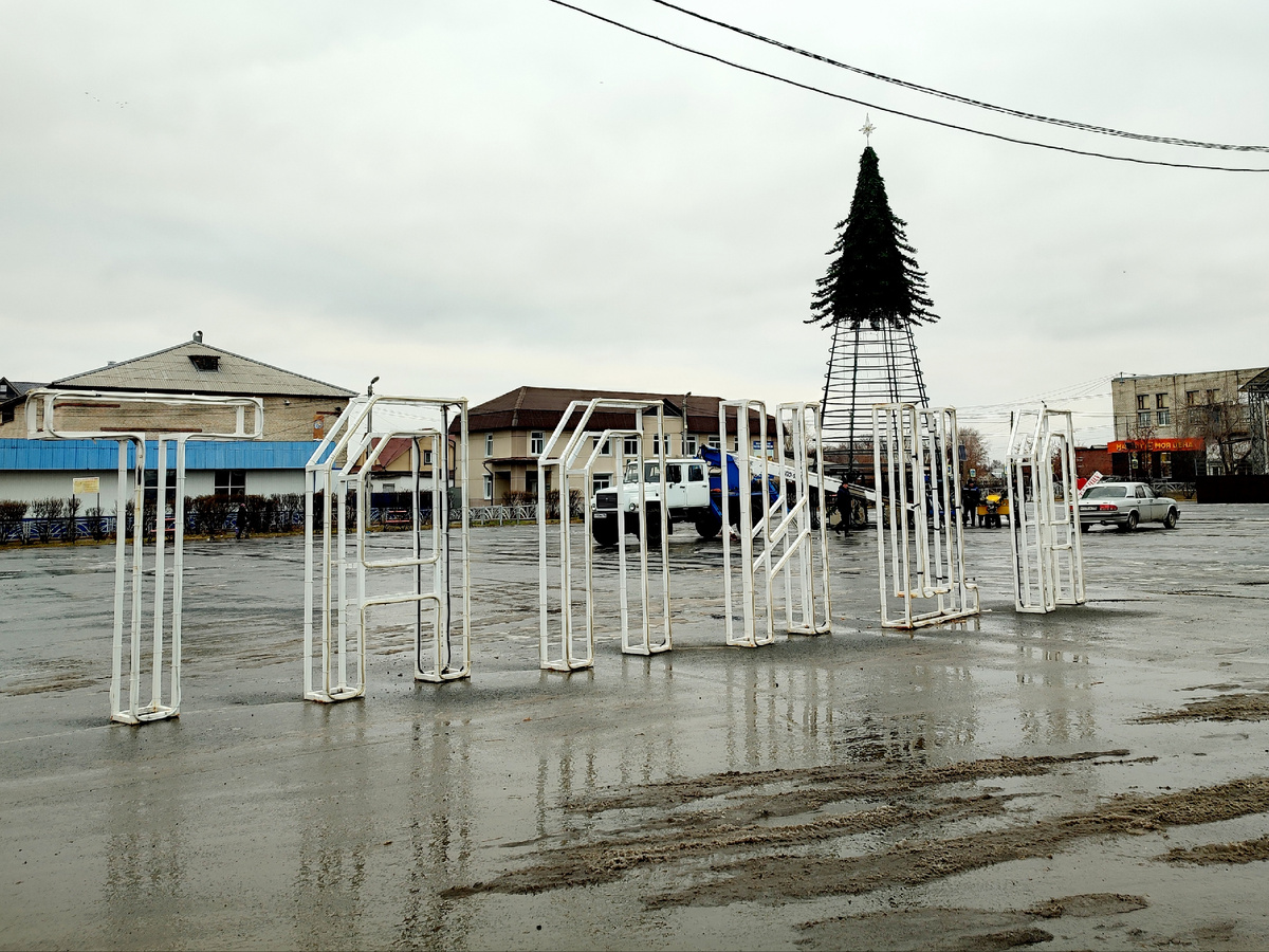 Вечером надпись светится ТАЛИЦА