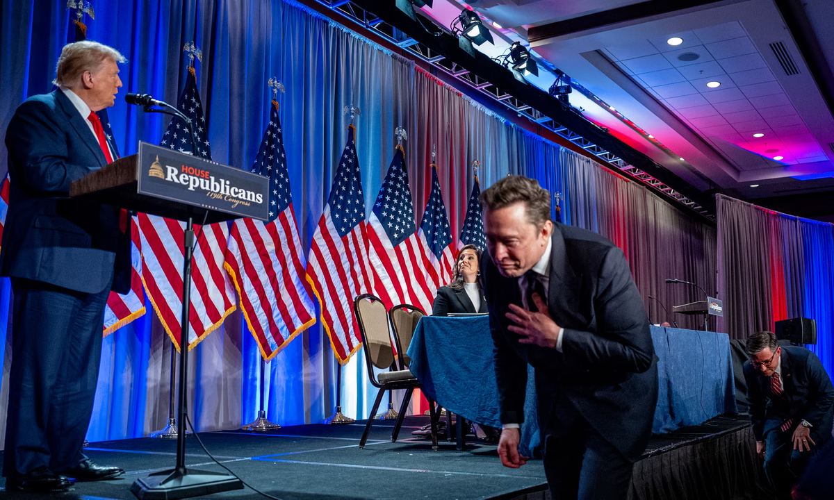 Маск и Трамп: президент назвал его "супергением" в своей победной речи. Фотография: Andrew Harnik/Getty Images.