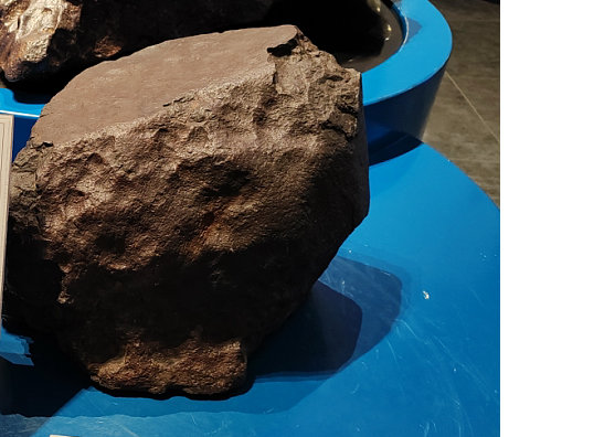 Метеорит Харабали. Геохимия: обыкновенный хондрит с высоким содержанием металла. Московский планетарий, 2024 г.