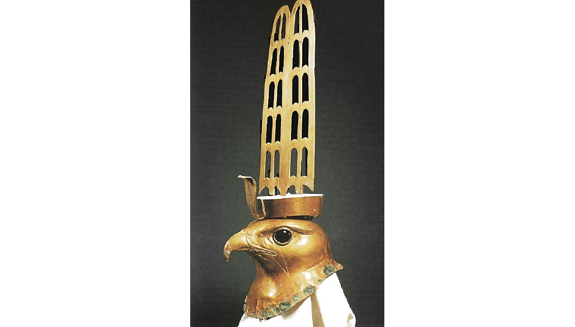 Золотая голова Гора в образе сокола с глазами из полированного обсидиана. Каирский музей