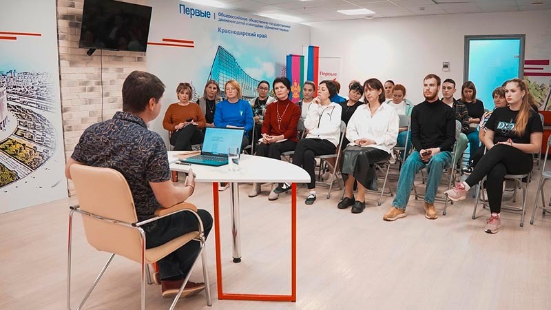    Первые из СОШ № 2 побывали на мастер-классе преподавателя из Щуки