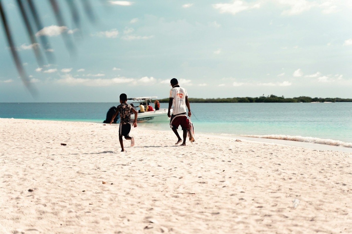 Венесуэла широко известна своими красивейшими курортами и белоснежными пляжами с мягким песком. Фото: Alí Díaz / Unsplash