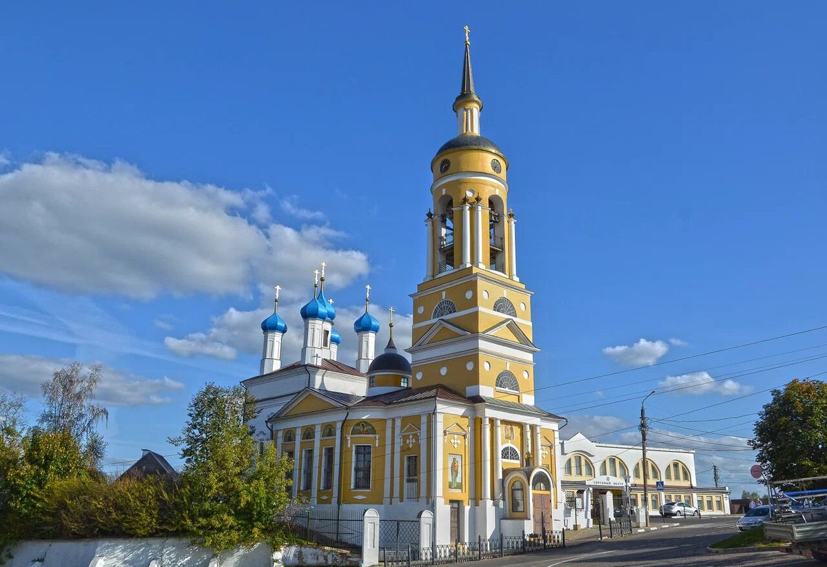 В колокольне можно посетить небольшой церковный музей и золотошвейную мастерскую. Фото: Александра К. / Яндекс Карты