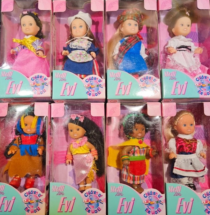 Еви Simba Куклы народов мира