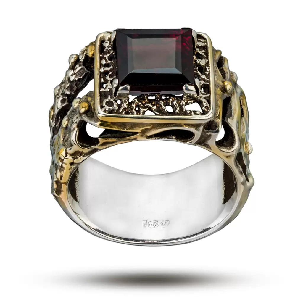 Кольцо из серебра 925 пробы с камнем гранат 3,95 ct от Галереи Самоцветов, ручная работа