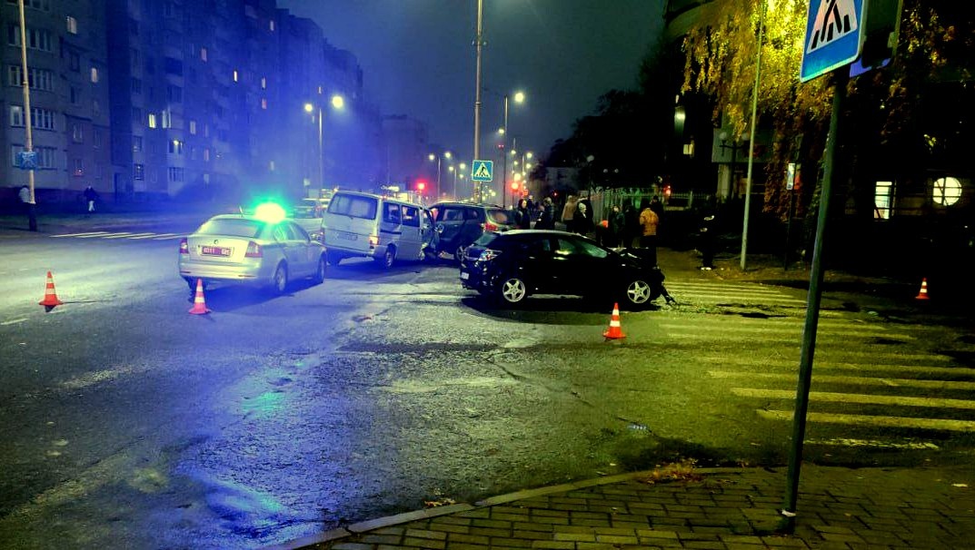 Водитель Фольксвагена не уступил дорогу в Барановичах и собрал в кучу три автомобиля Зоя Лебедева  📷
