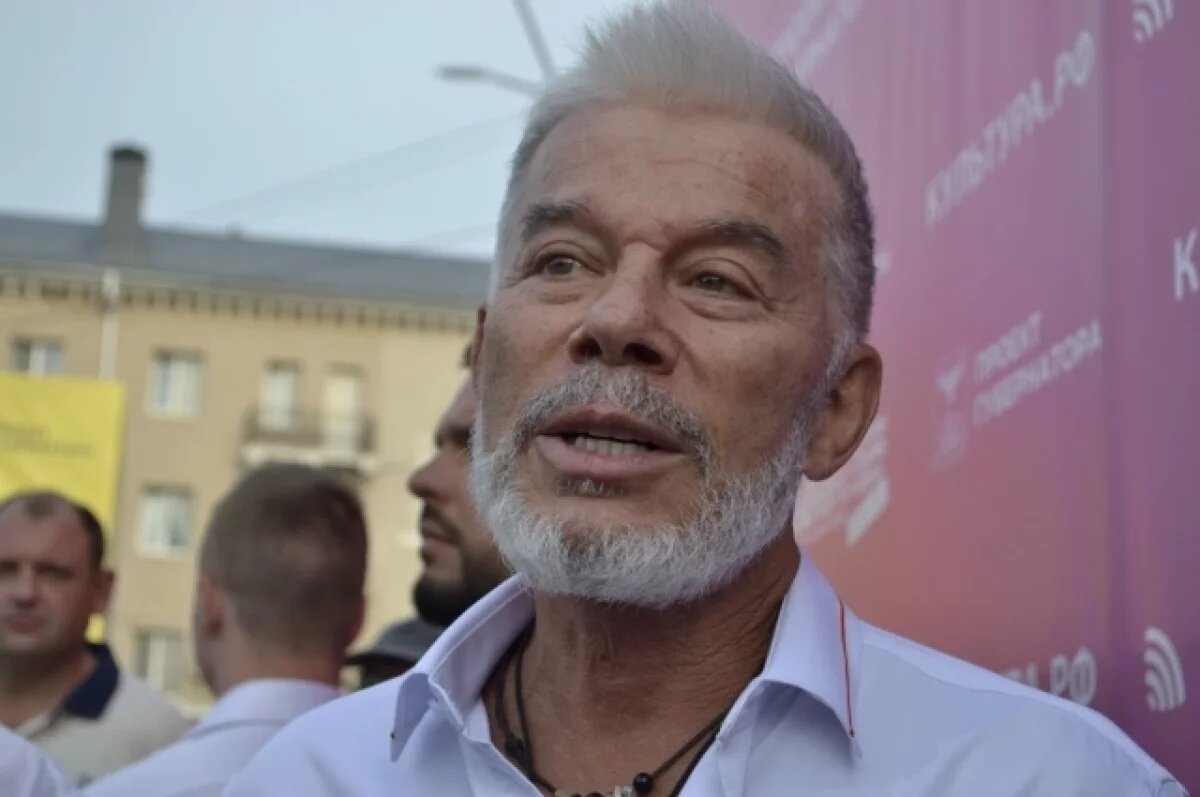    Певец Олег Газманов побывал в соборе Арзамаса