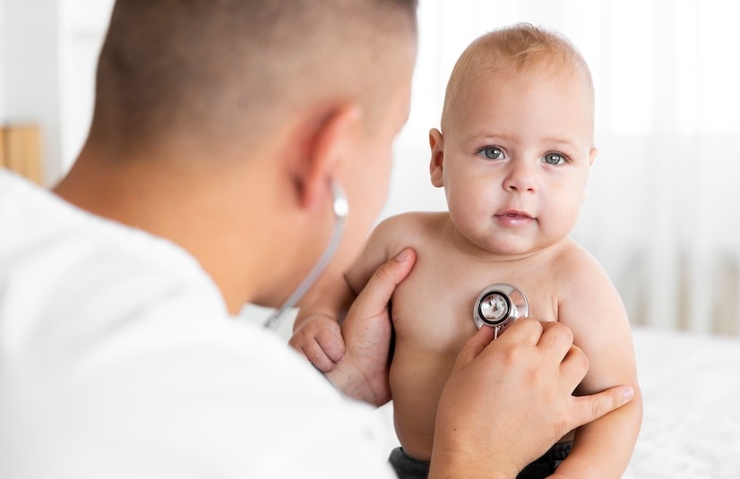 https://img.freepik.com/free-photo/back-view-doctor-listening-little-baby-with-stethoscope_23-2148352109.jpg?t=st=1732118301~exp=1732121901~hmac=6946eb61ef844a242f34c45b1dd4ece9dfabd90320589b01c18c4988265d8e30&w=826