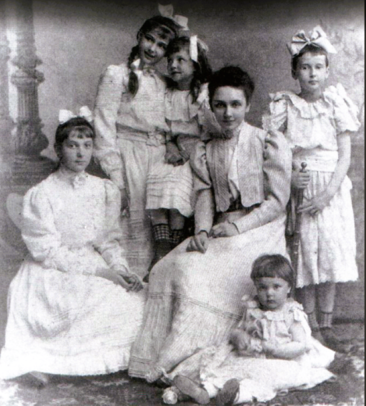 Дети Столыпиных: Наталья, Елена, Александра, Мария, Ольга, Аркадий. фото 1905 года
