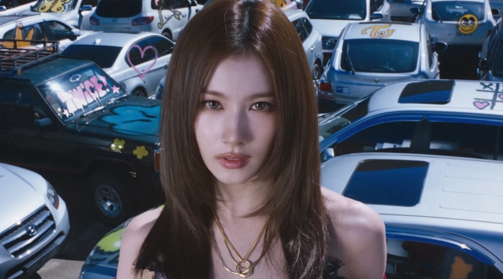     Кадр из трейлера альбома Twice «Strategy» (2024)