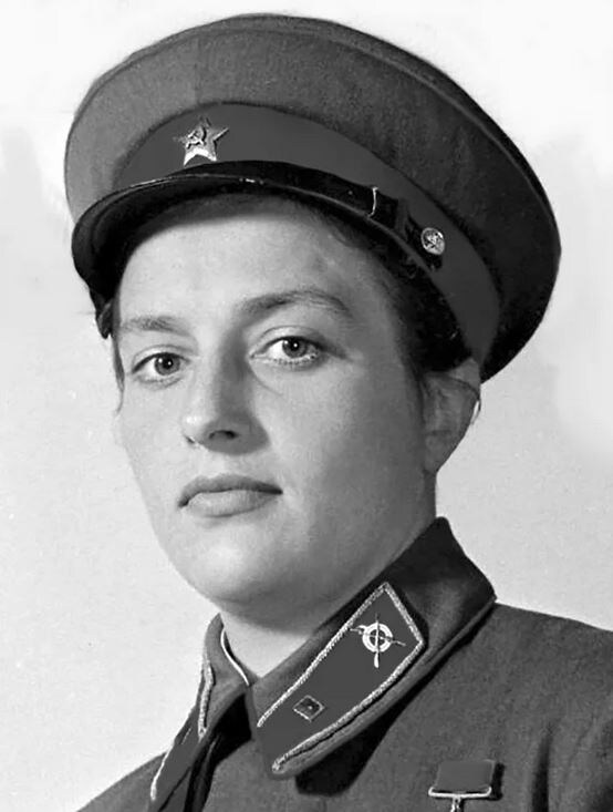 Людмила Михайловна Павличенко — снайпер 25-й Чапаевской стрелковой дивизии Рабоче-крестьянской Красной армии