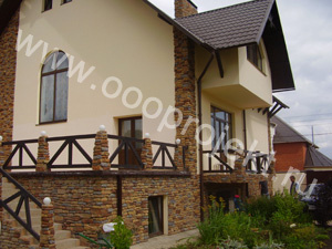 Если обратить внимание на развивающийся город и пригород, можно заметить активное строительство многоэтажных жилых домов, частных коттеджей, торговых центров, бизнесцентров. Строительство идет по всей Москве и области, но, стоящиеся дома различны по типам и видам строительства. Здесь все зависит от потребностей и возможностей застройщика, назначения недвижимости и иных, немаловажных факторов.