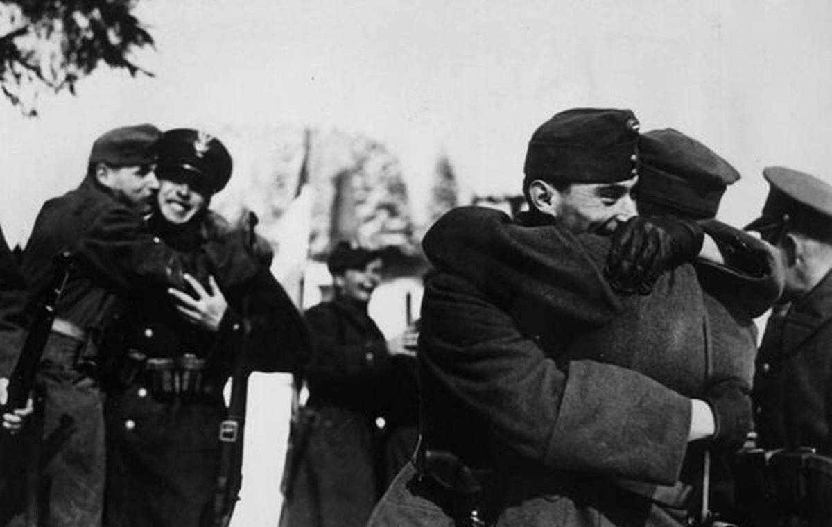 Встреча венгерских и польских воинов на общей границе в Карпатах (Верецкий перевал). Не позднее 18 марта 1939 г.

