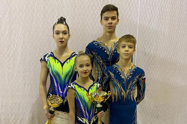    Акробаты из Кирова привезли медали с чемпионата России