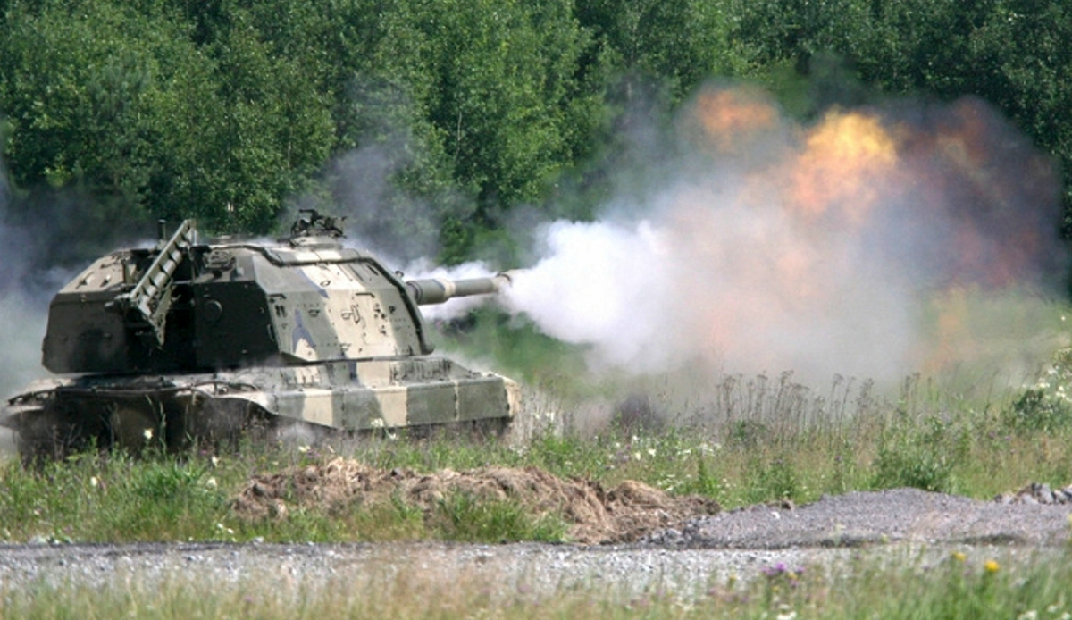 Огонь ведёт САУ 'Мста'